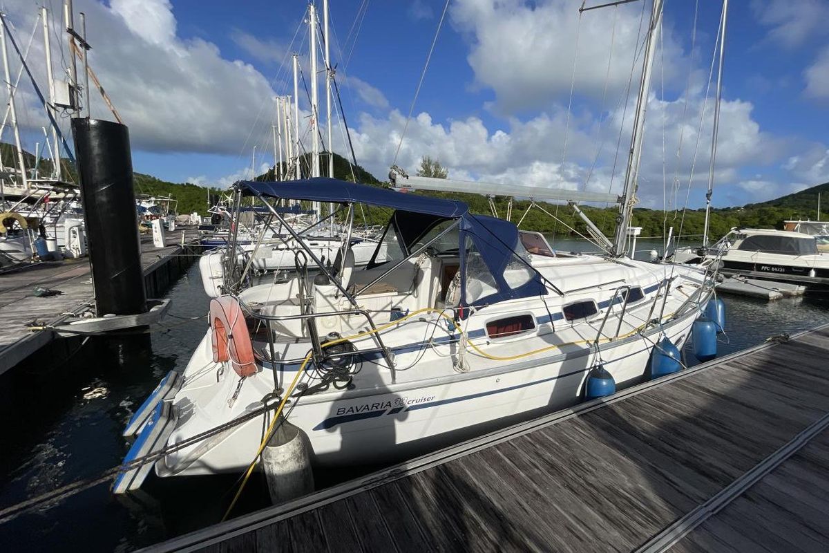 2006 Bavaria Cruiser 33