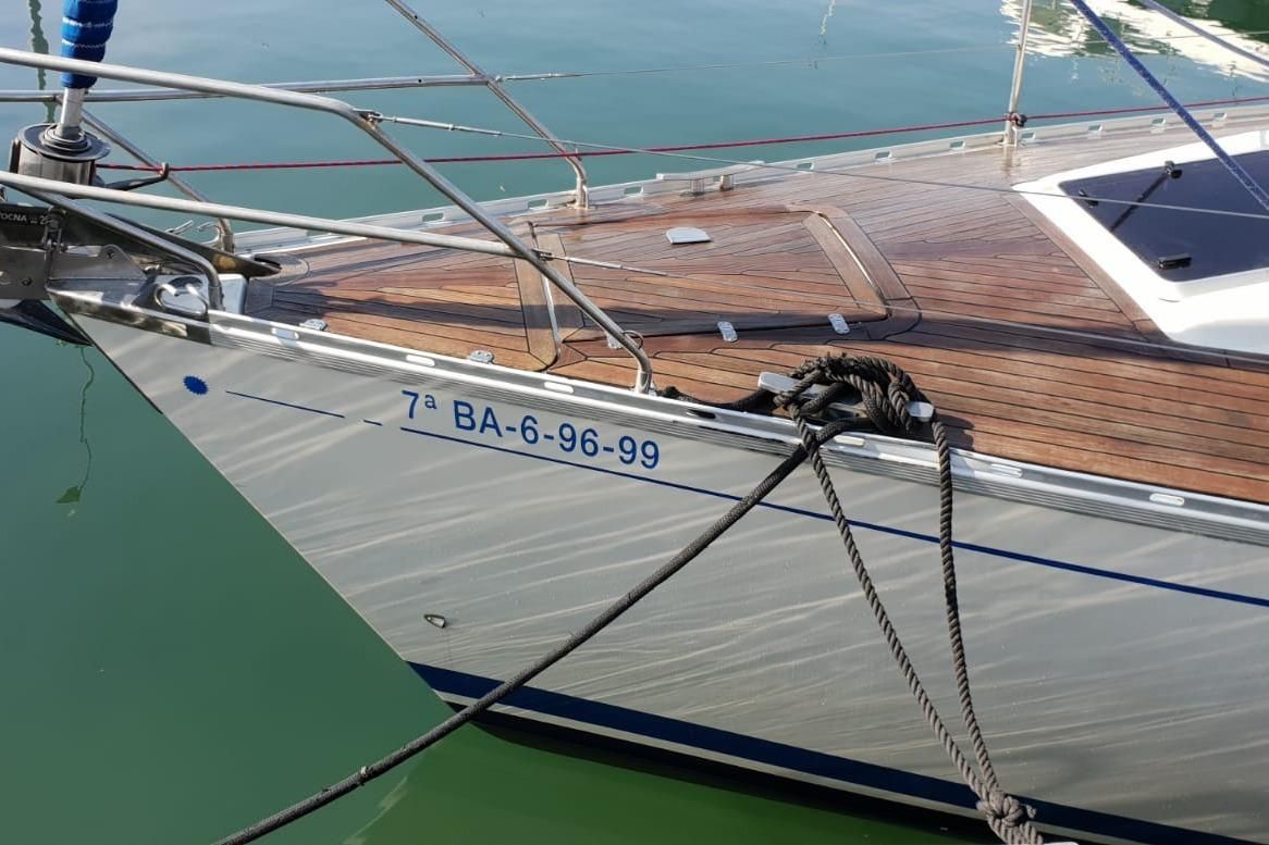 1997 Bavaria 390 Lagoon