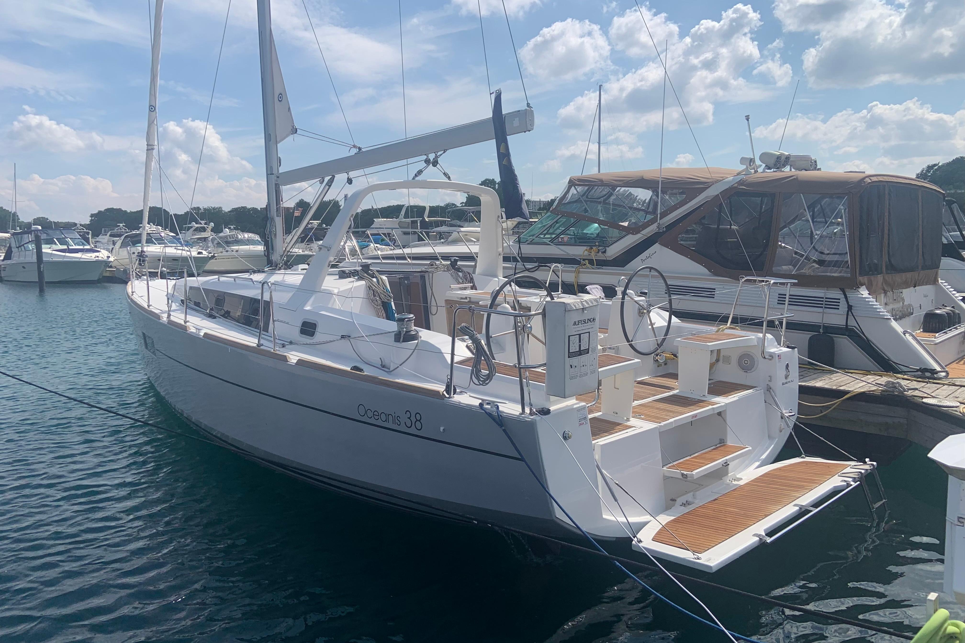 2016 Beneteau Oceanis 38 Boats