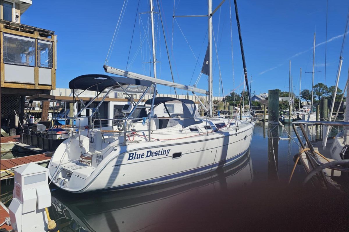 2006 Hunter 36