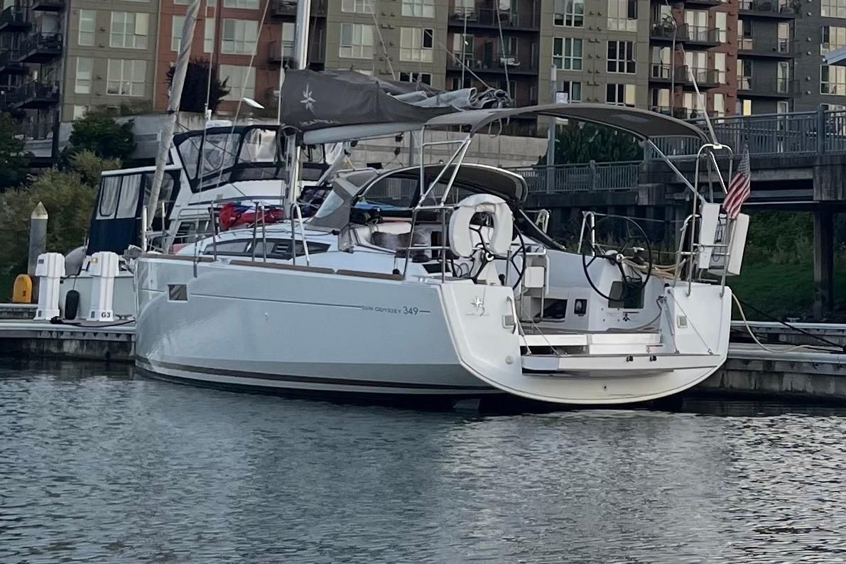 2016 Jeanneau Sun Odyssey 349
