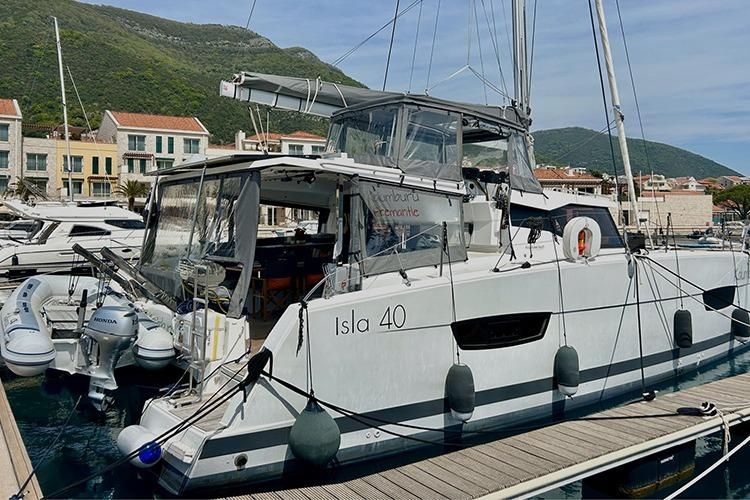 2022 Fountaine Pajot Isla 40