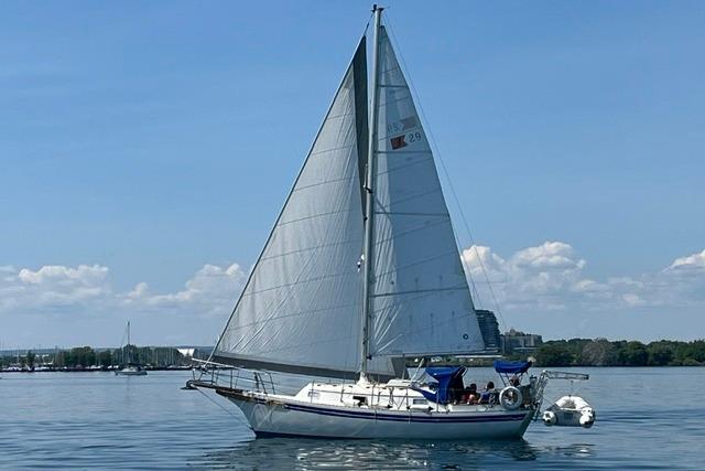 1984 Bayfield 29 for sale in Whitby, Ontario, Canada