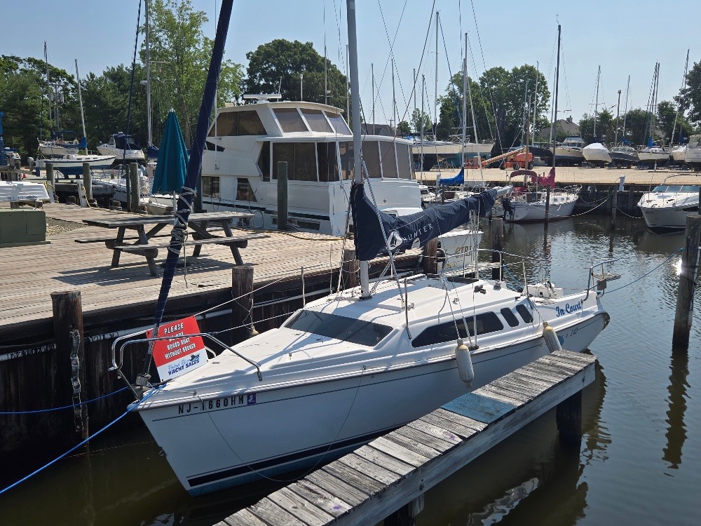 2001 Hunter 240