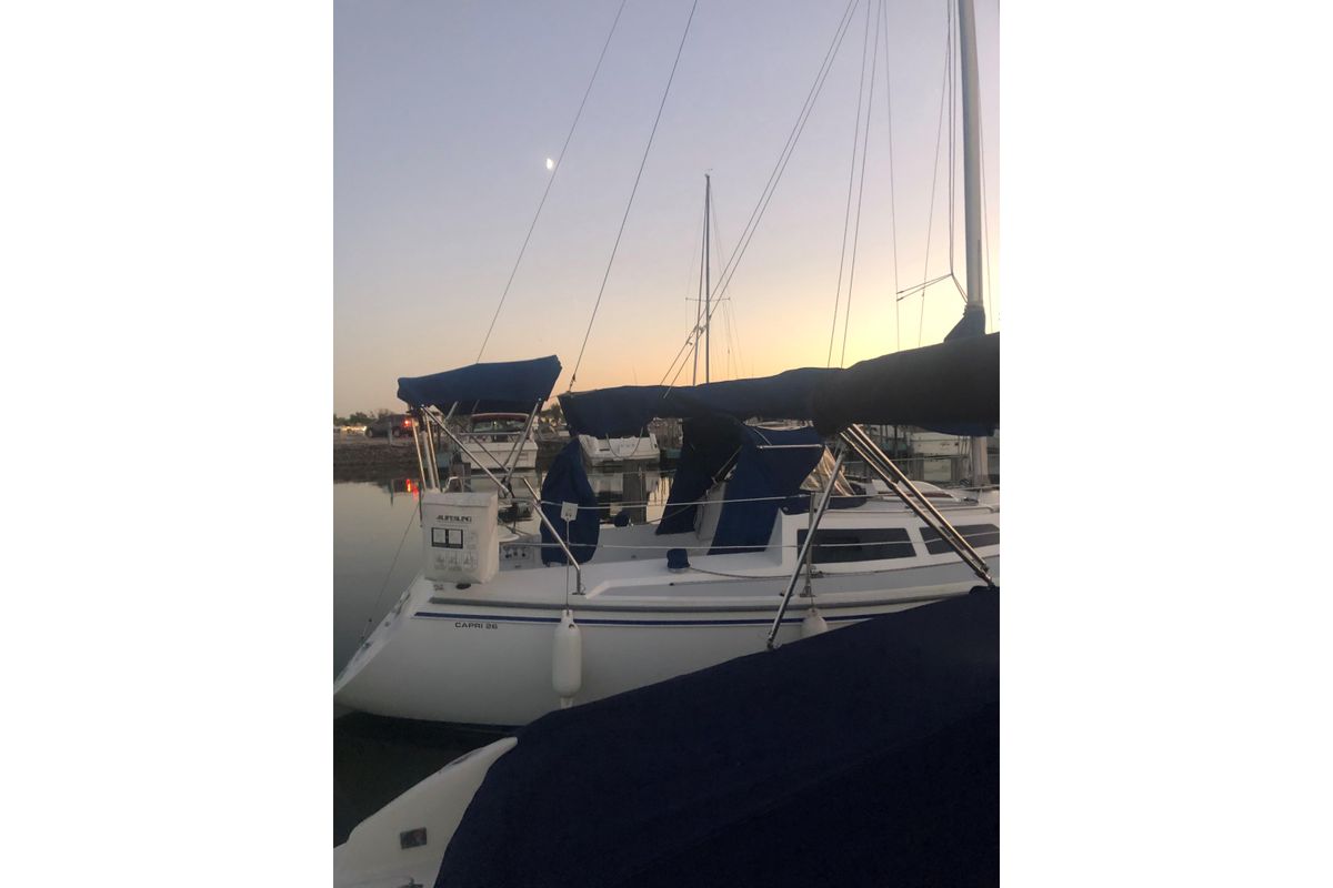 1995 Catalina Capri 26