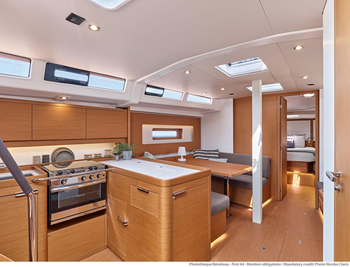 2024 Beneteau First 44