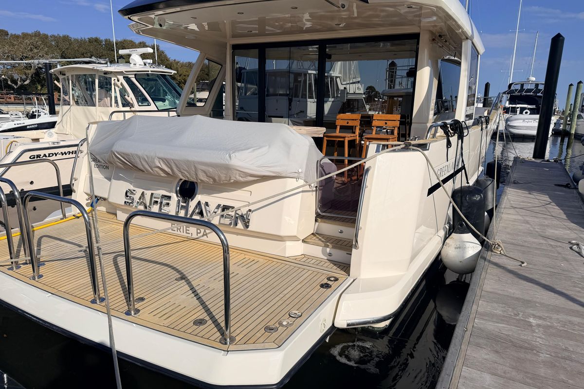 2019 Greenline 48 Coupe