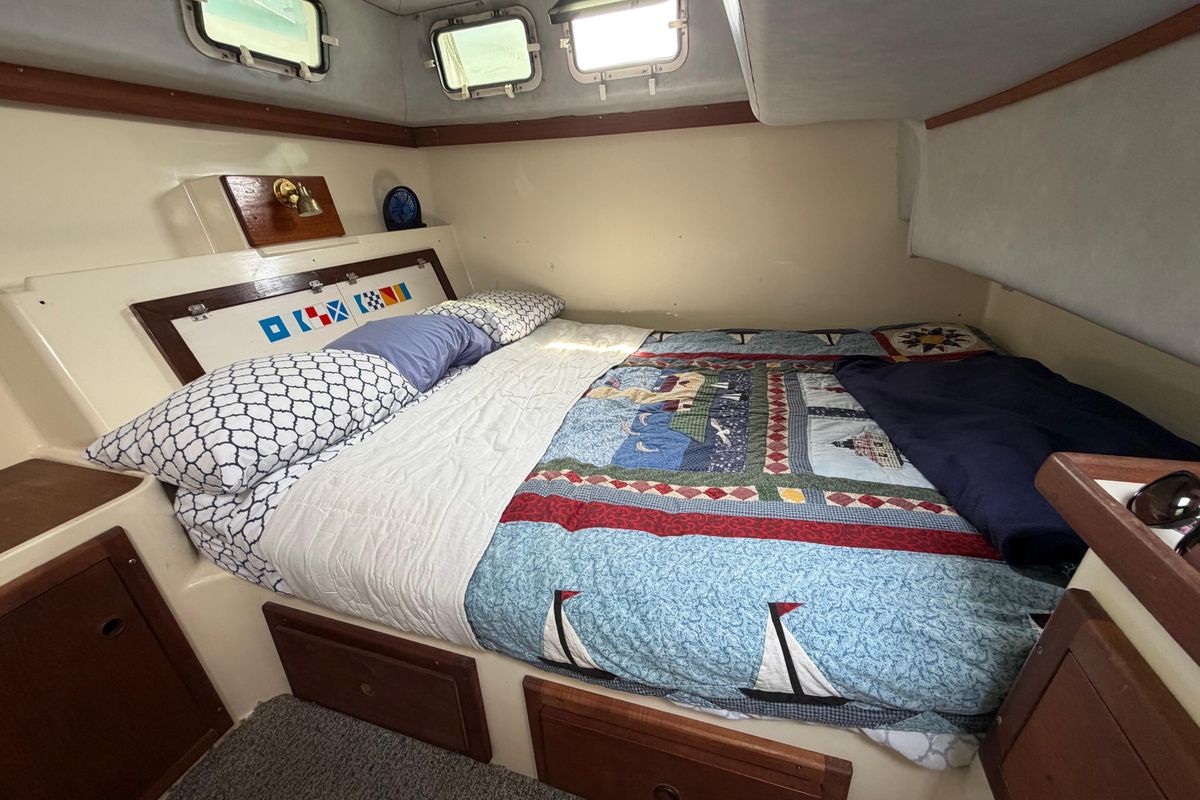 1986 Albin 34 Family Cruiser