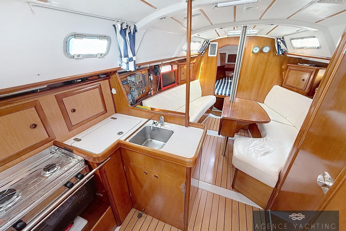 2003 Beneteau Oceanis Clipper 331