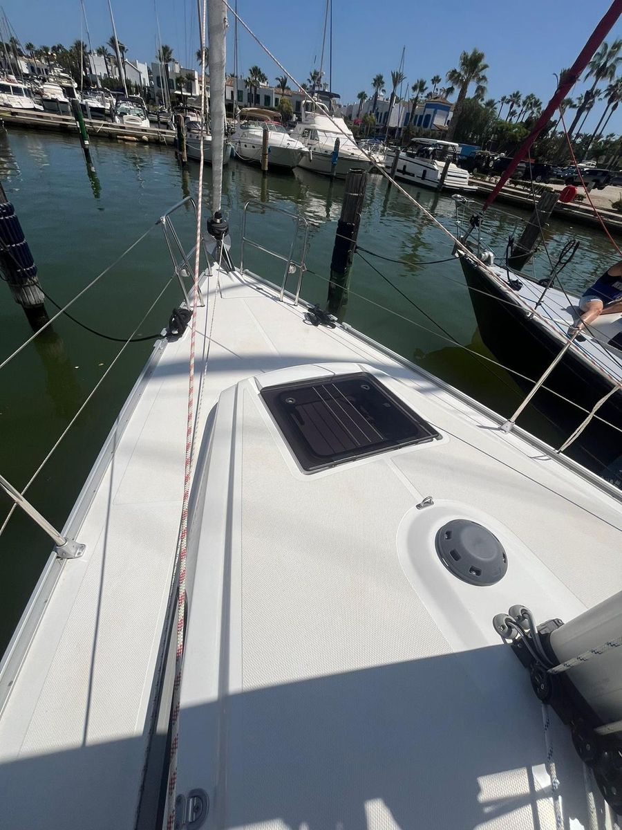 2025 Bavaria 34 Cruiser Style