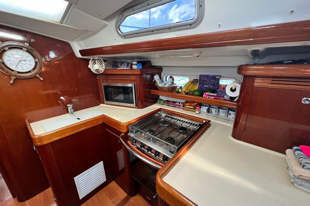 2006 Beneteau Oceanis Clipper 523