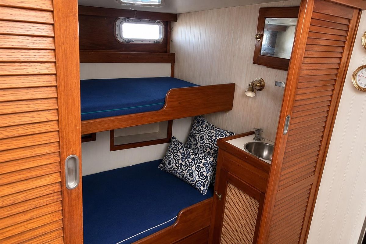 1965 Pearson Countess 44