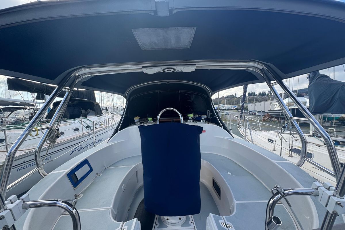 2004 Hunter 38