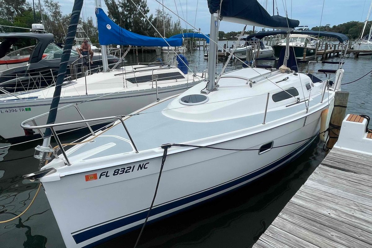 2006 Hunter 27