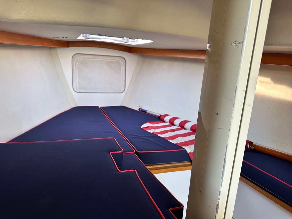 2002 Alerion 28 Express