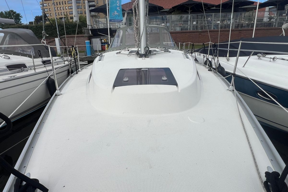 2010 Bavaria Cruiser 32