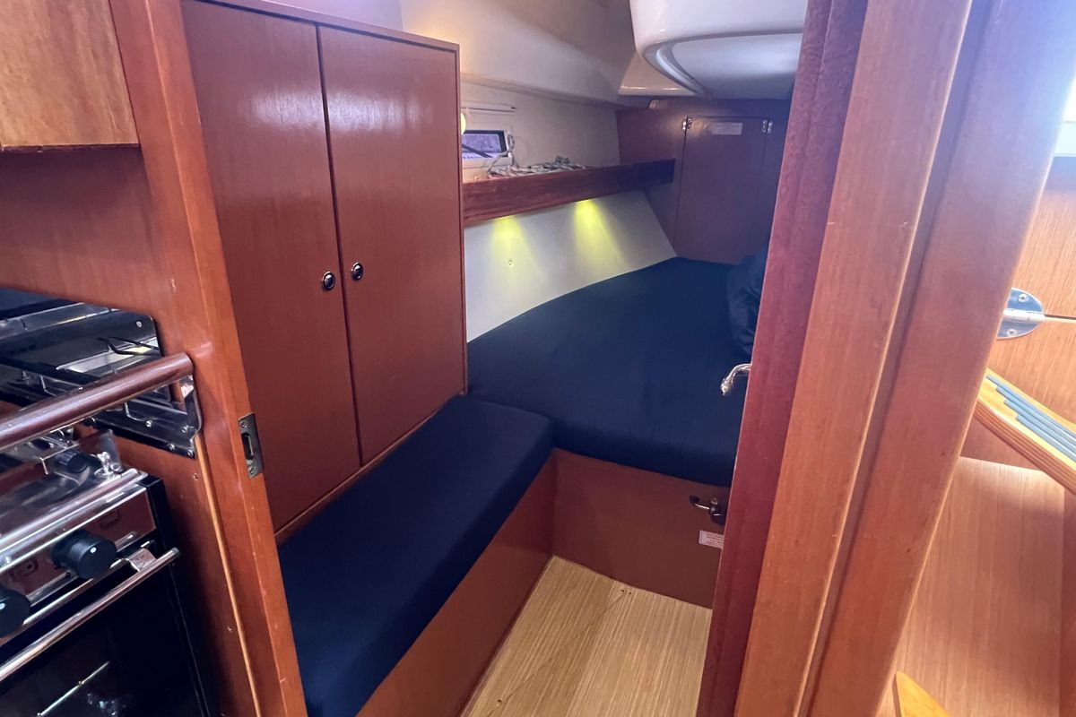 2010 Bavaria Cruiser 32 for sale in Almere-Stad, Netherlands 33 ft