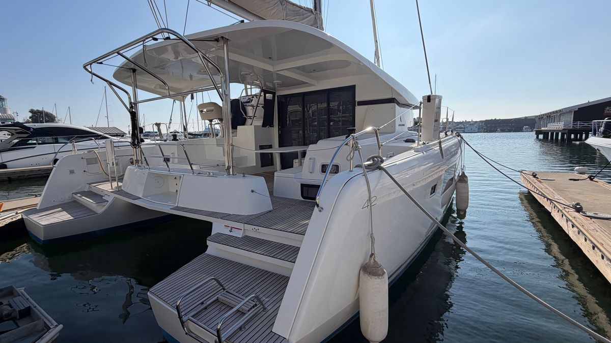 2021 Lagoon 42