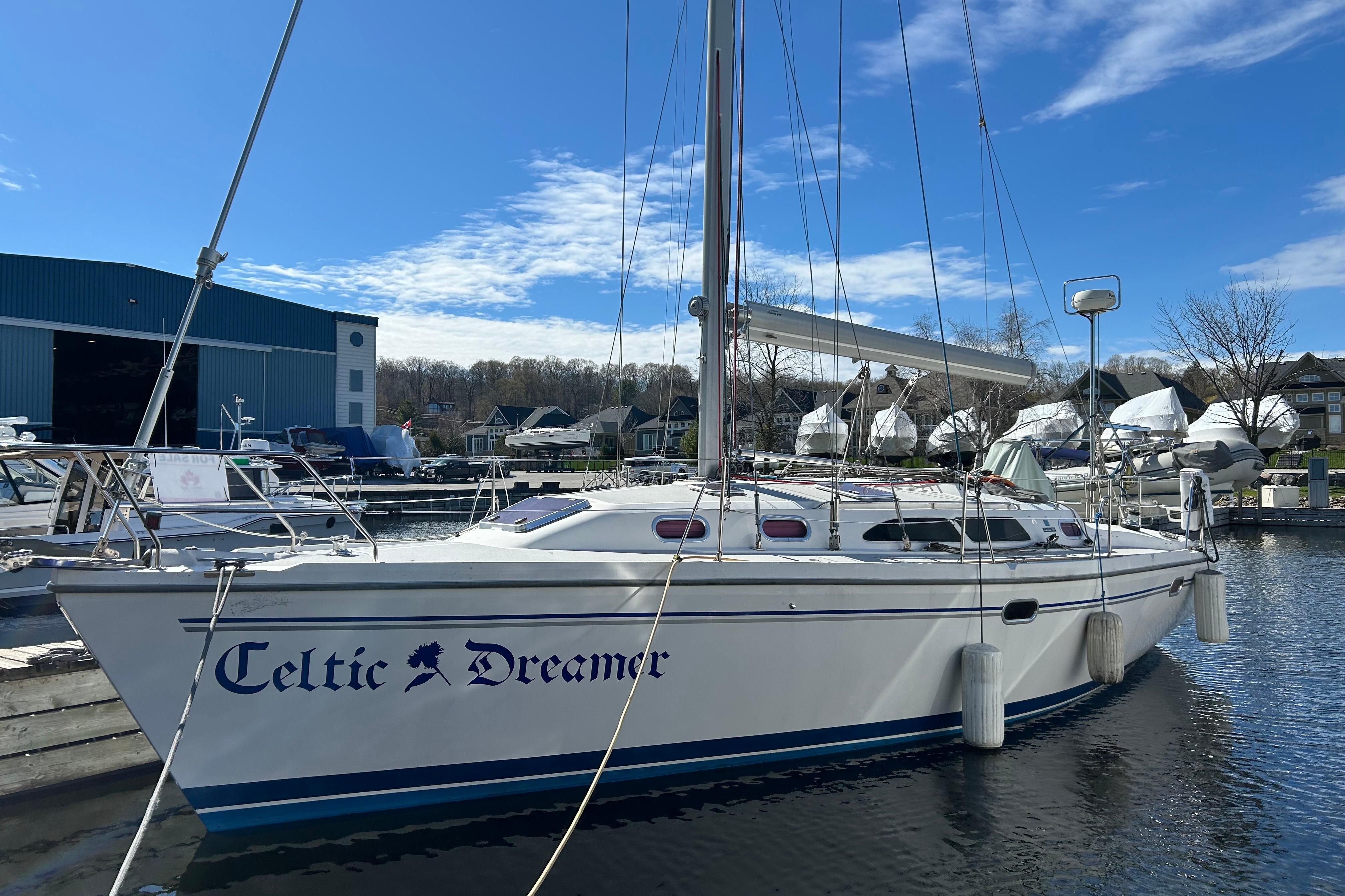 2005 Catalina 350 for sale in Midland, Ontario, Canada