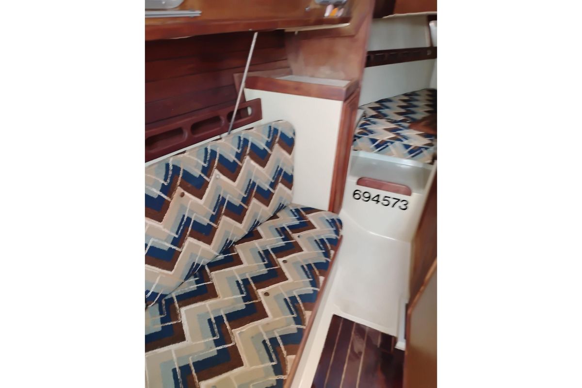 1982 Ericson 25+