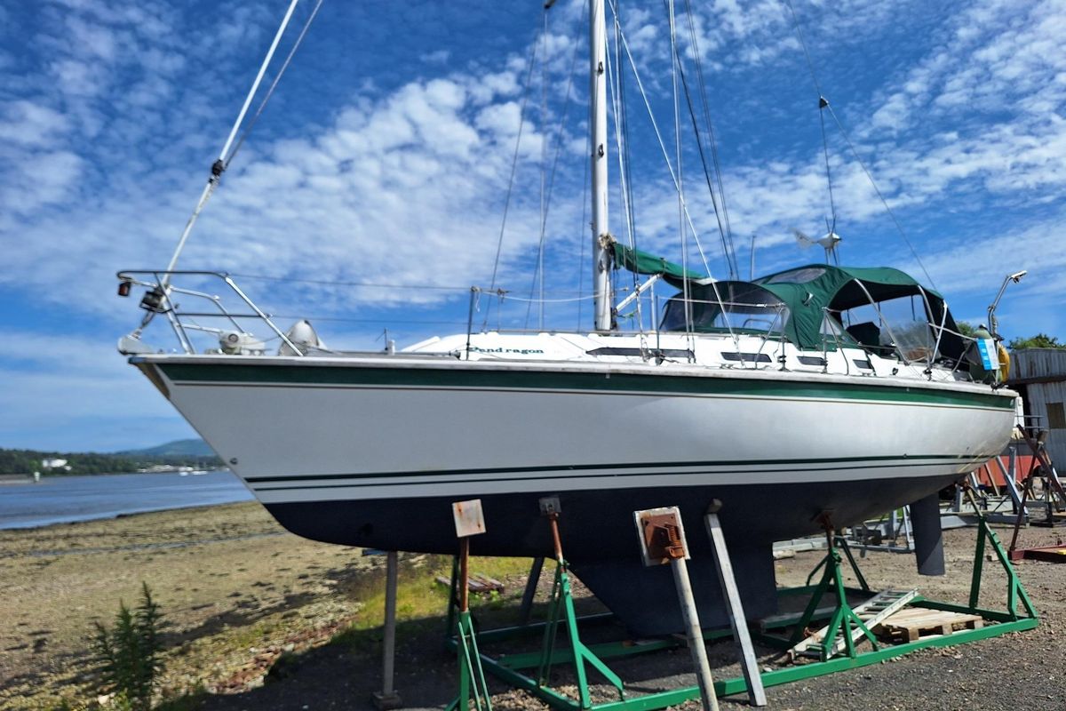 1997 Westerly Oceanquest 35