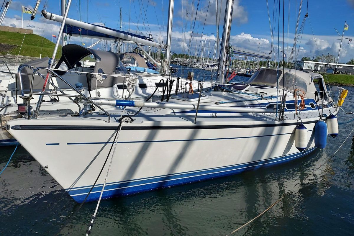 1996 Dehler 35 Cruising
