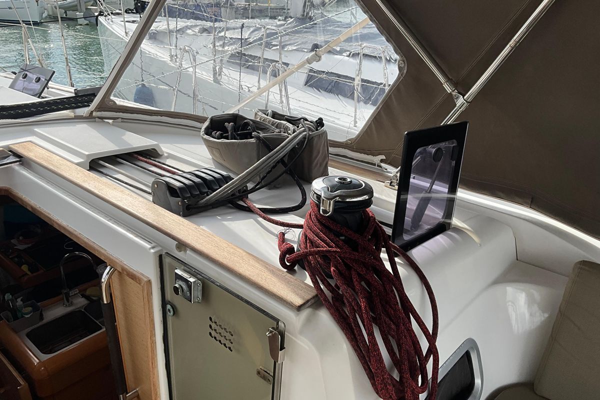 2015 Jeanneau Sun Odyssey 469