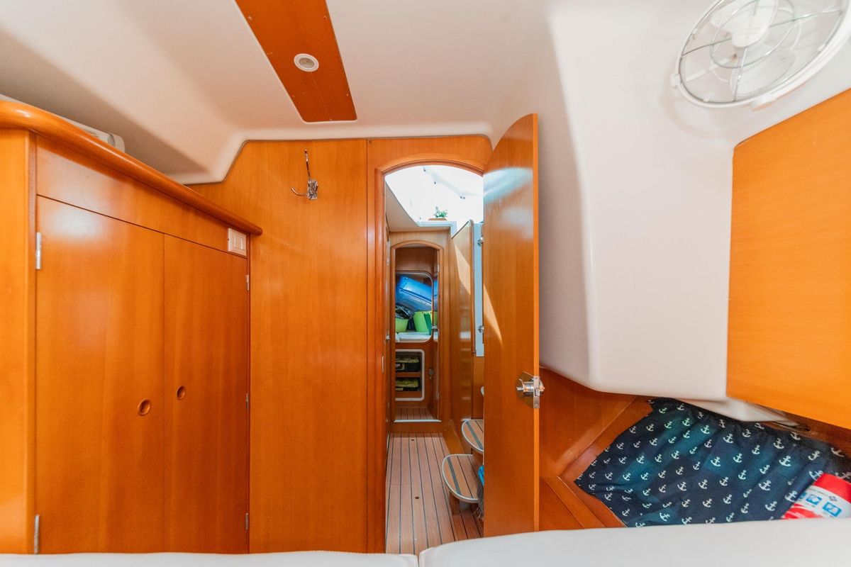 2004 Lagoon 380