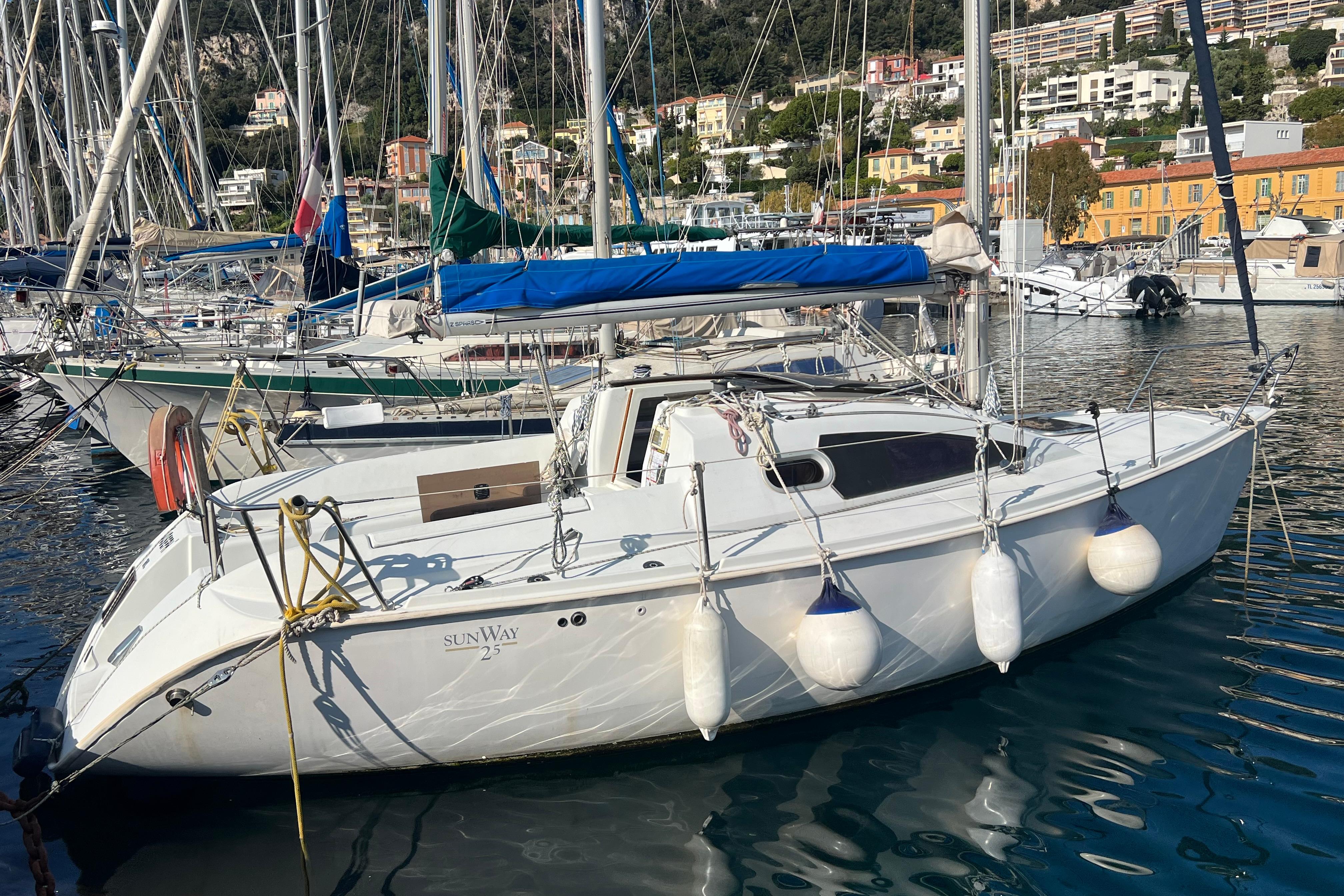 1993 Jeanneau Sun Way 25 for sale in Villefranche-sur-Mer, Alpes-Maritimes, France