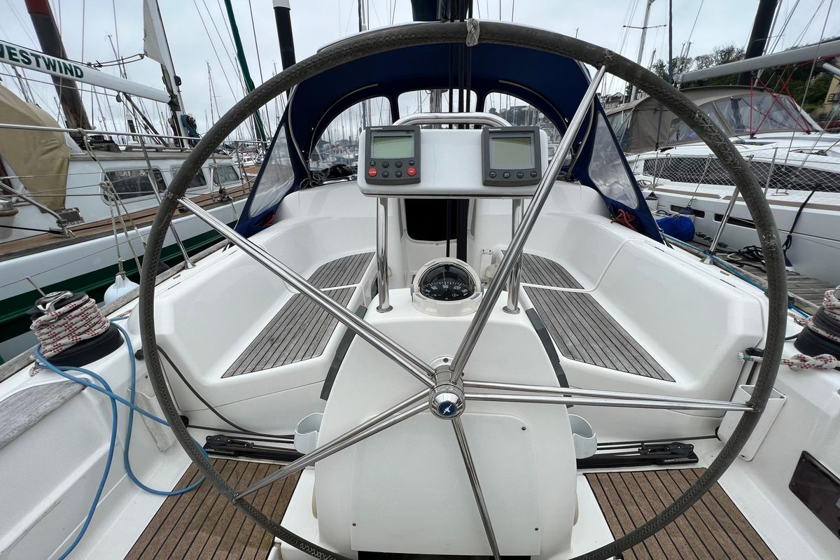 2004 Dufour 40