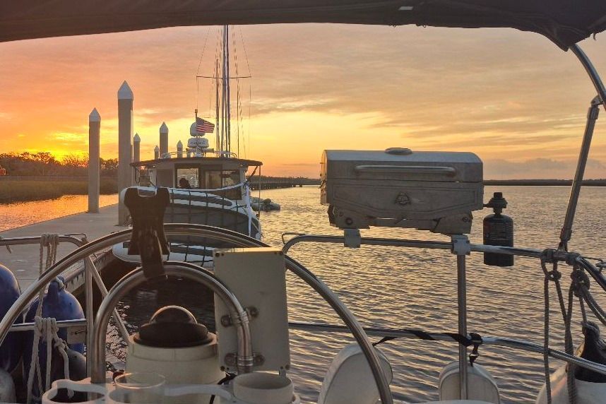 1991 Hunter Vision 32 for sale in Green Cove Springs, Florida 32 ft