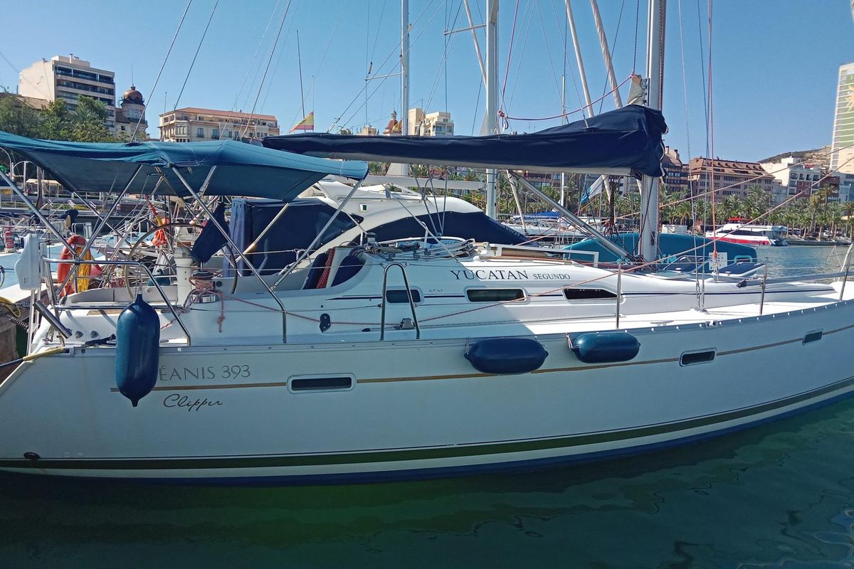 2003 Beneteau Oceanis Clipper 393