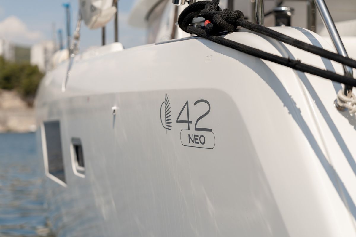 2027 Lagoon 42
