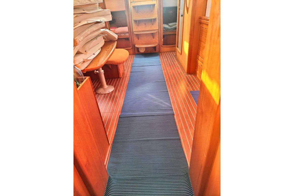 2005 Bavaria Cruiser 46