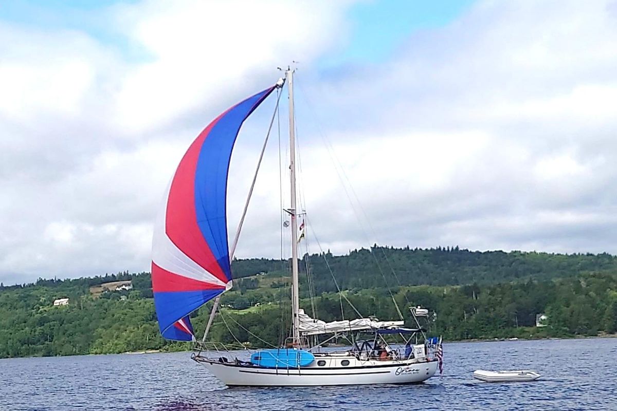 1982 Pacific Seacraft 37