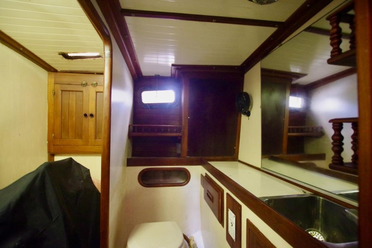 1982 Vagabond 47