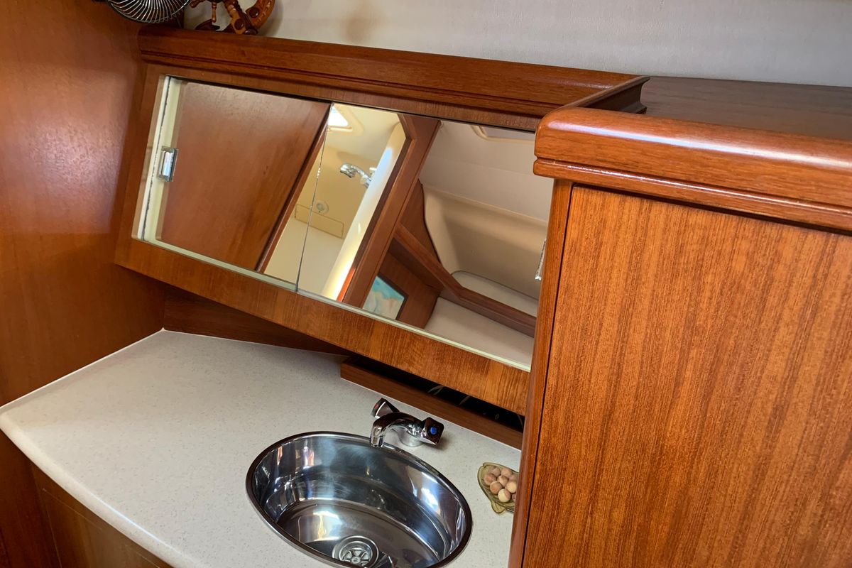 2004 Hunter 41 Aft Cockpit