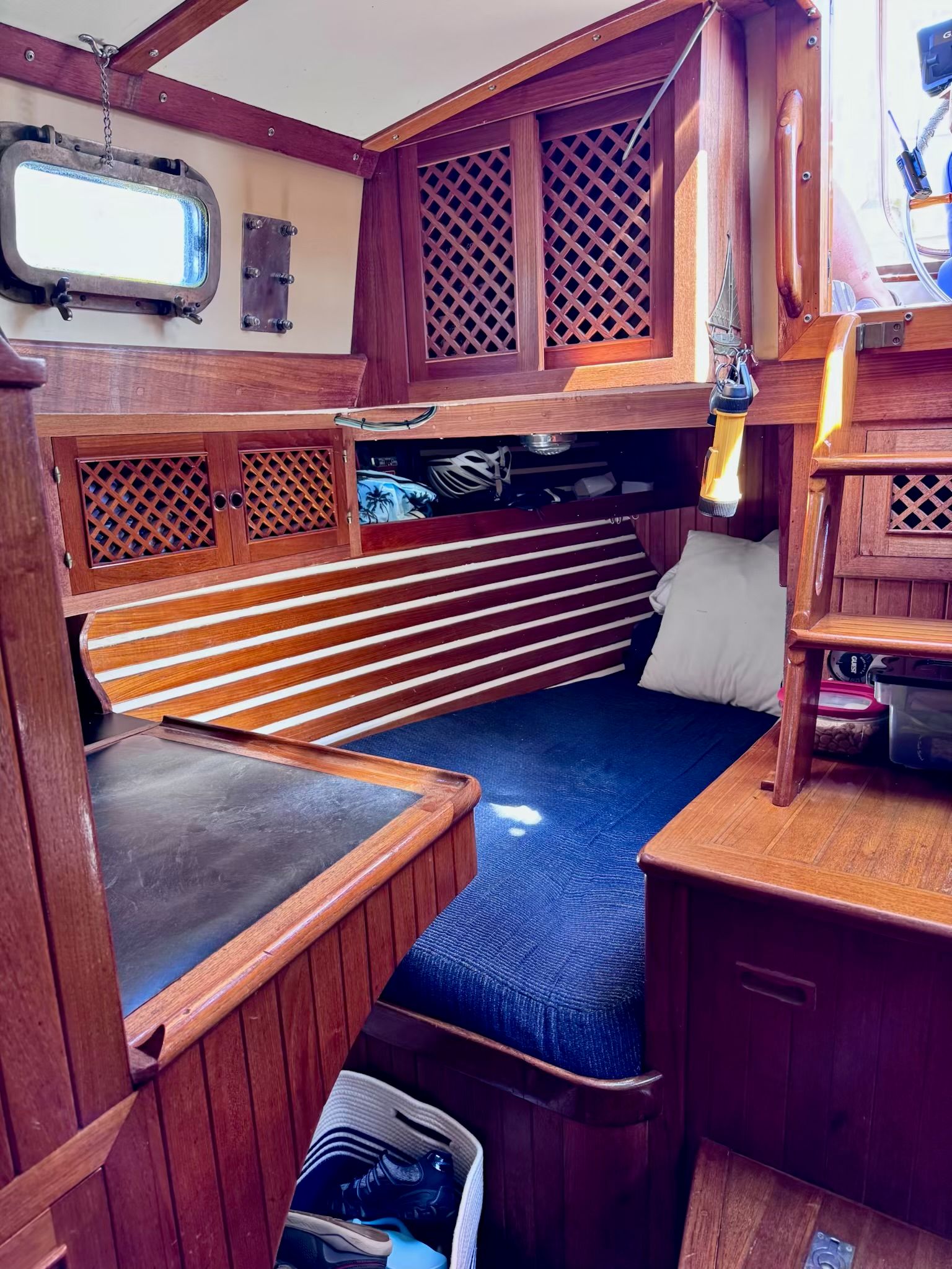 1986 Young Sun 35 Cutter Boats