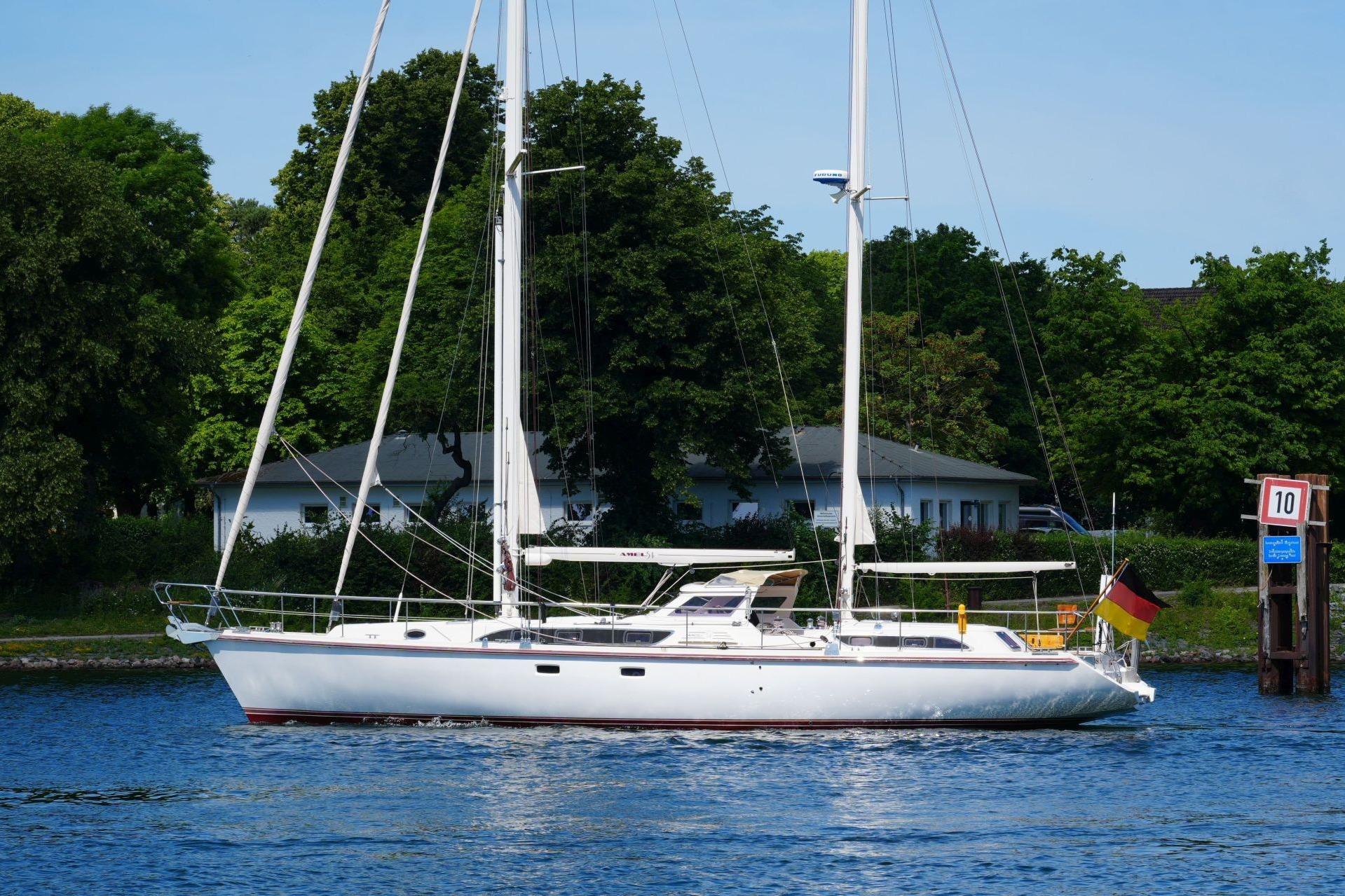2009 Amel 54