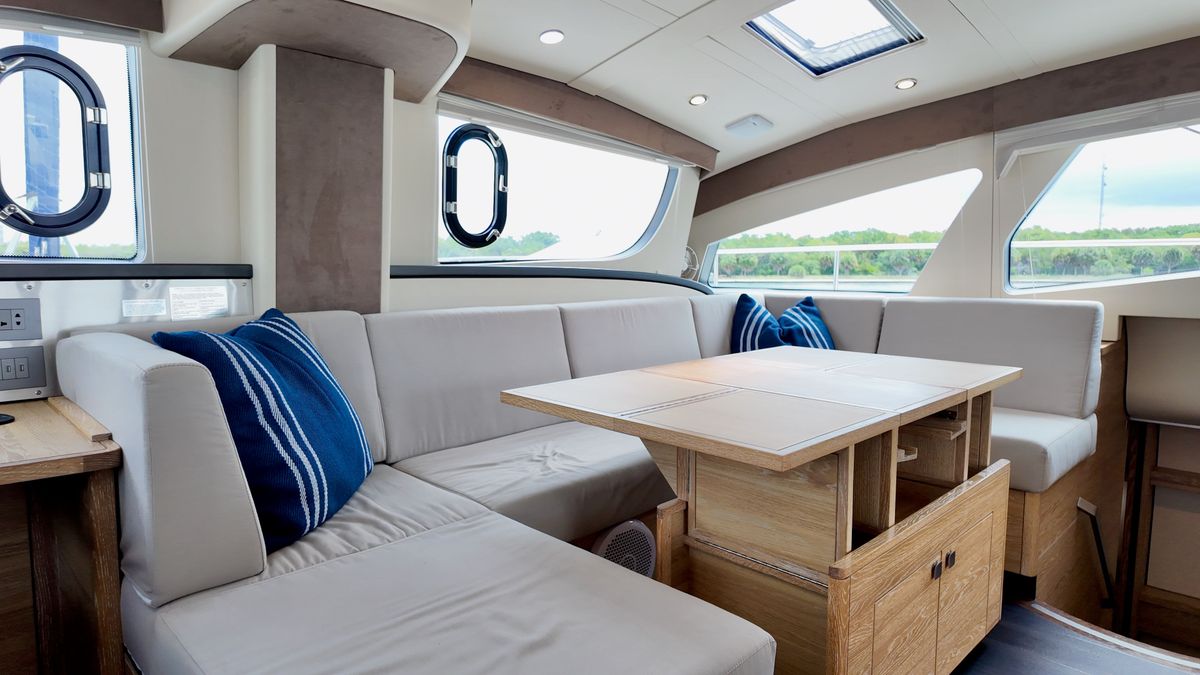 2021 Xquisite Yachts X5 PLUS