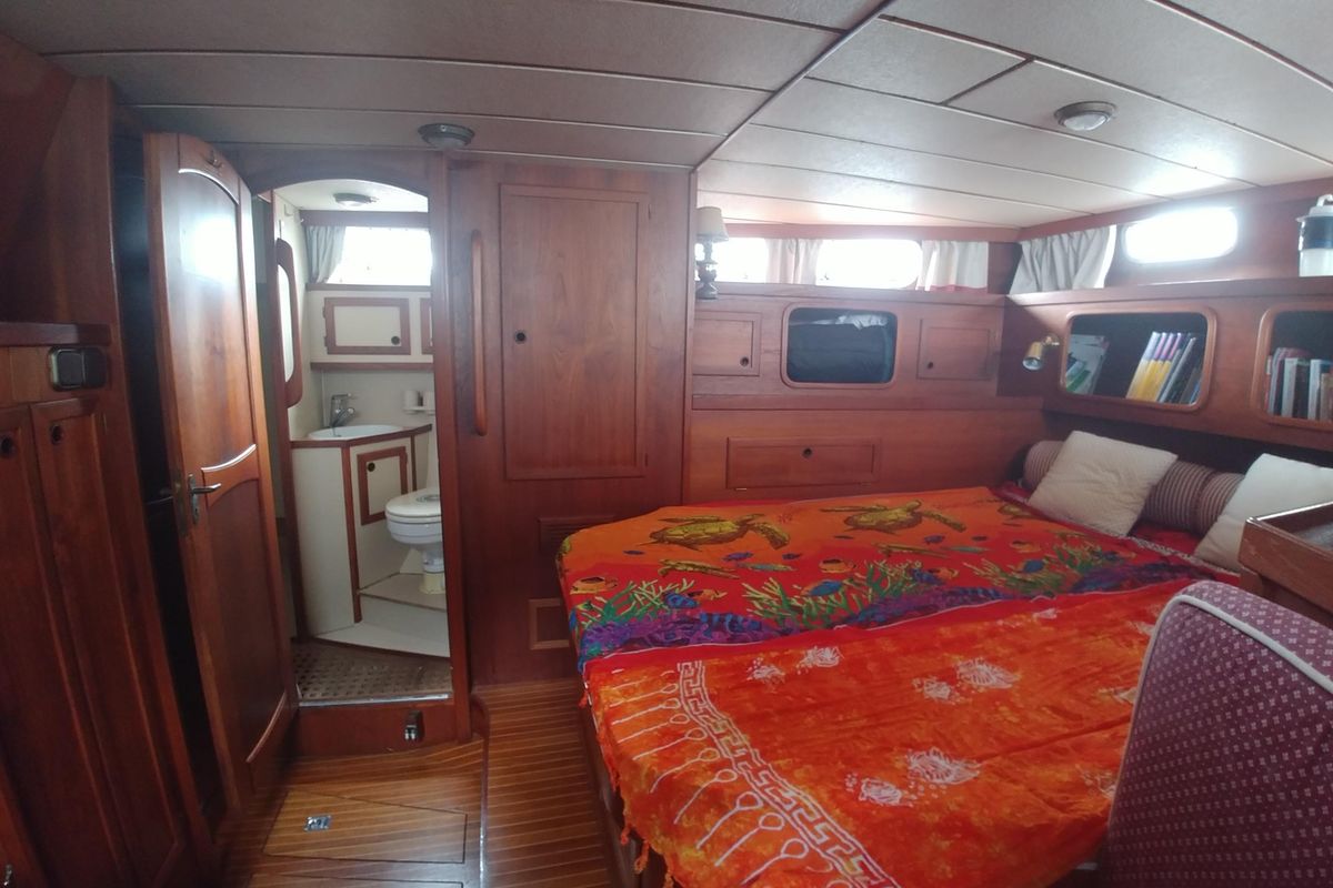 1985 Siltala Nauticat 40 Sloop