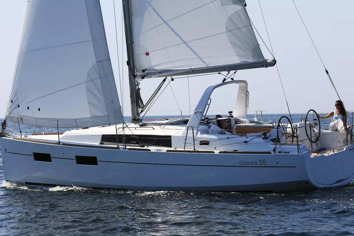 2017 Beneteau Oceanis 35.1 en venta en Antibes, Alpes-Maritimes, France