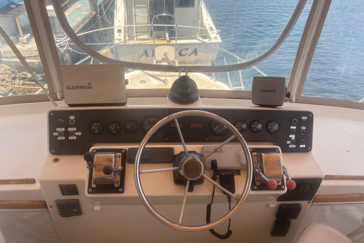 1980 Chris-Craft 380 Corinthian