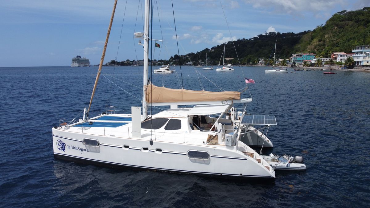 1998 Catana 471