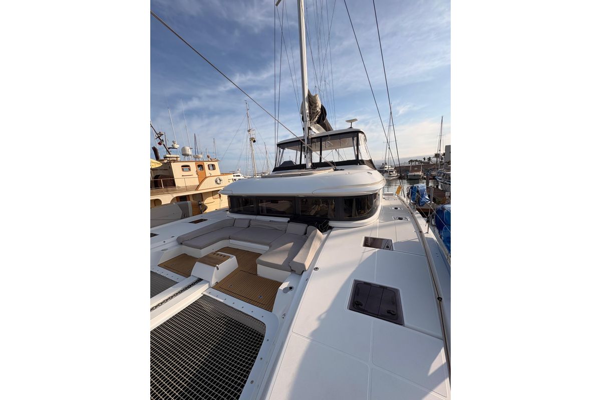 2024 Lagoon 55