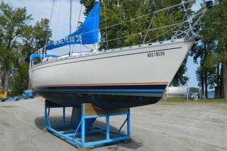 1984 Beneteau First 32