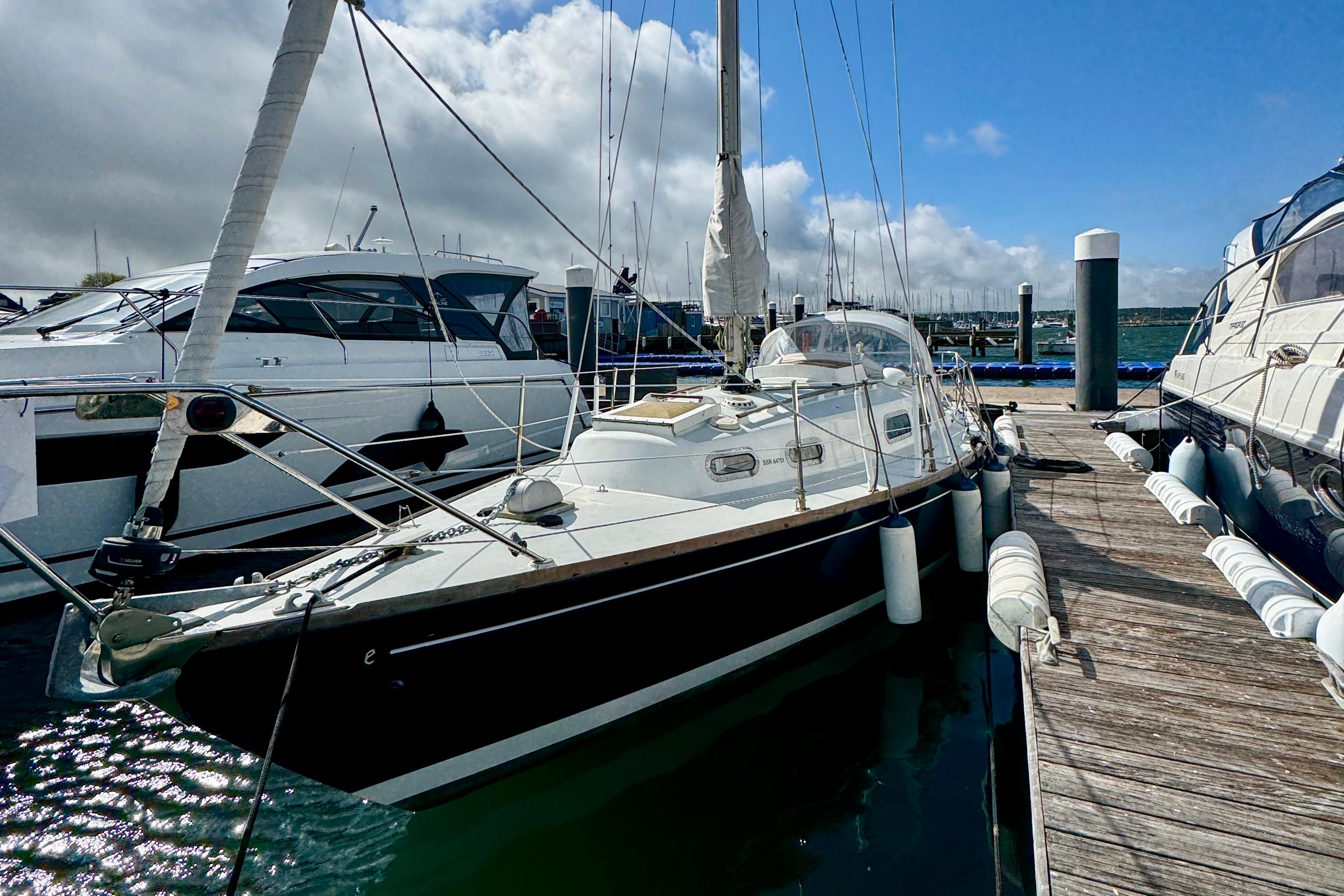 1972 Elizabethan 30 Boats