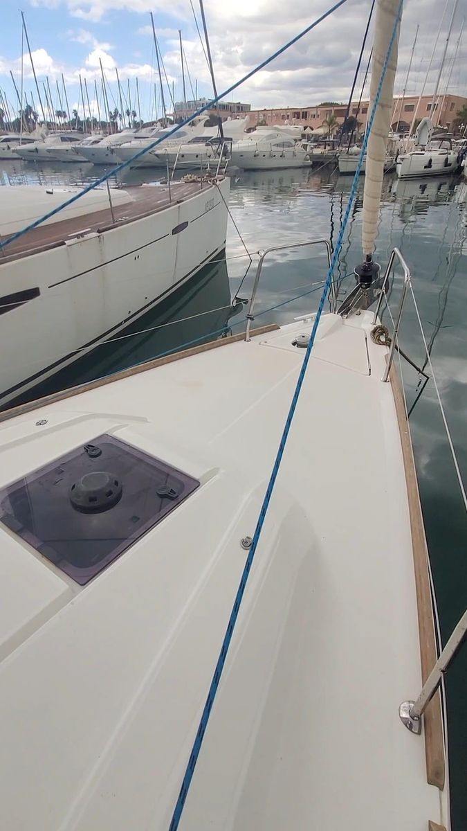 2017 Beneteau Oceanis 35.1