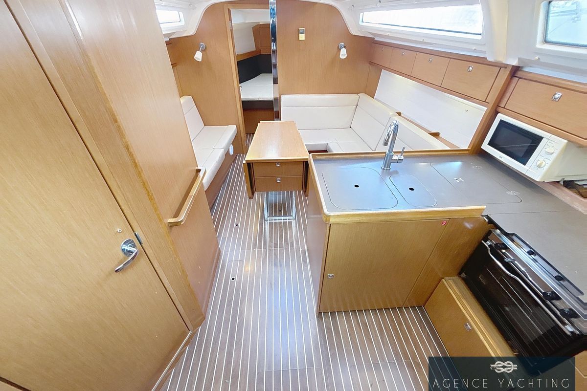 2014 Bavaria Cruiser 37