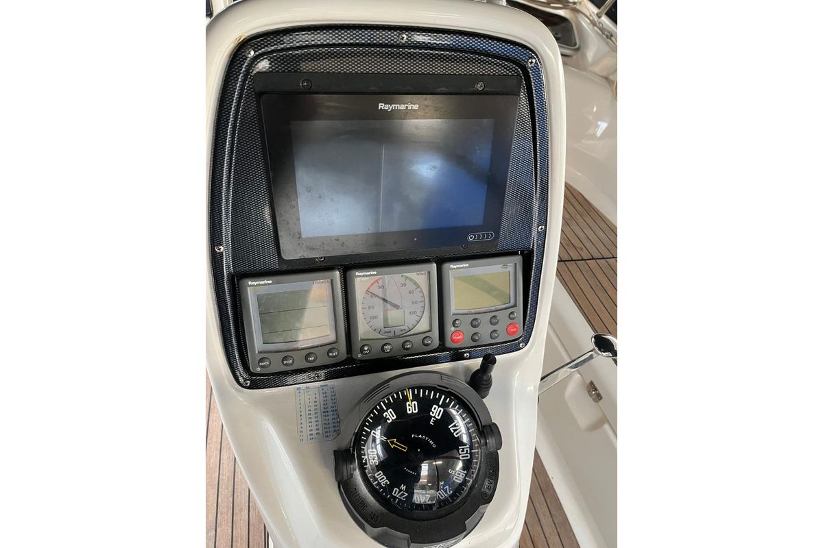 2006 Bavaria Cruiser 37